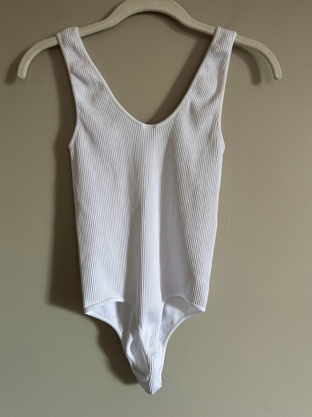 NWT White ribbed bodysuit - Picture 5 of 7